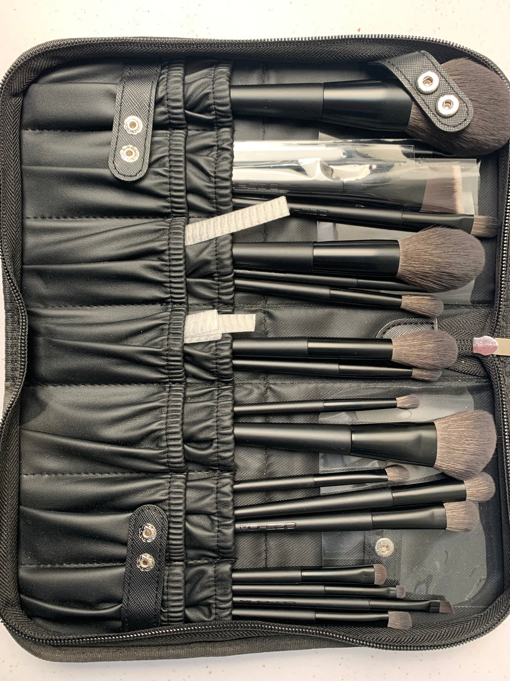 MAKEUP BRUSH