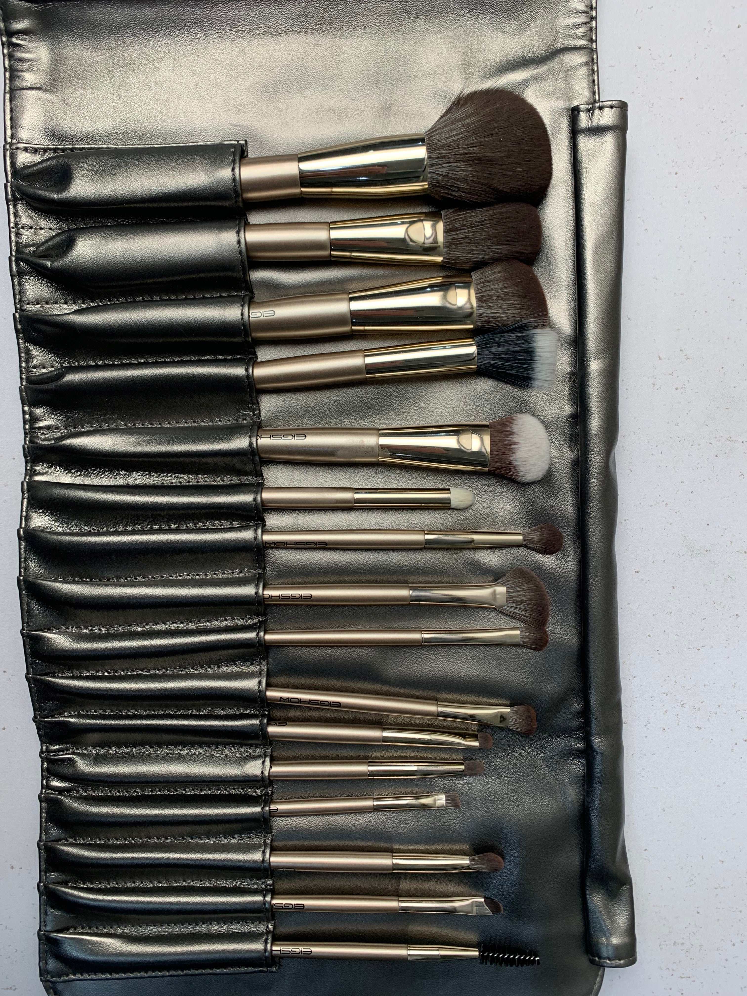 15 IN 1 EIGSHOW BRUSHES