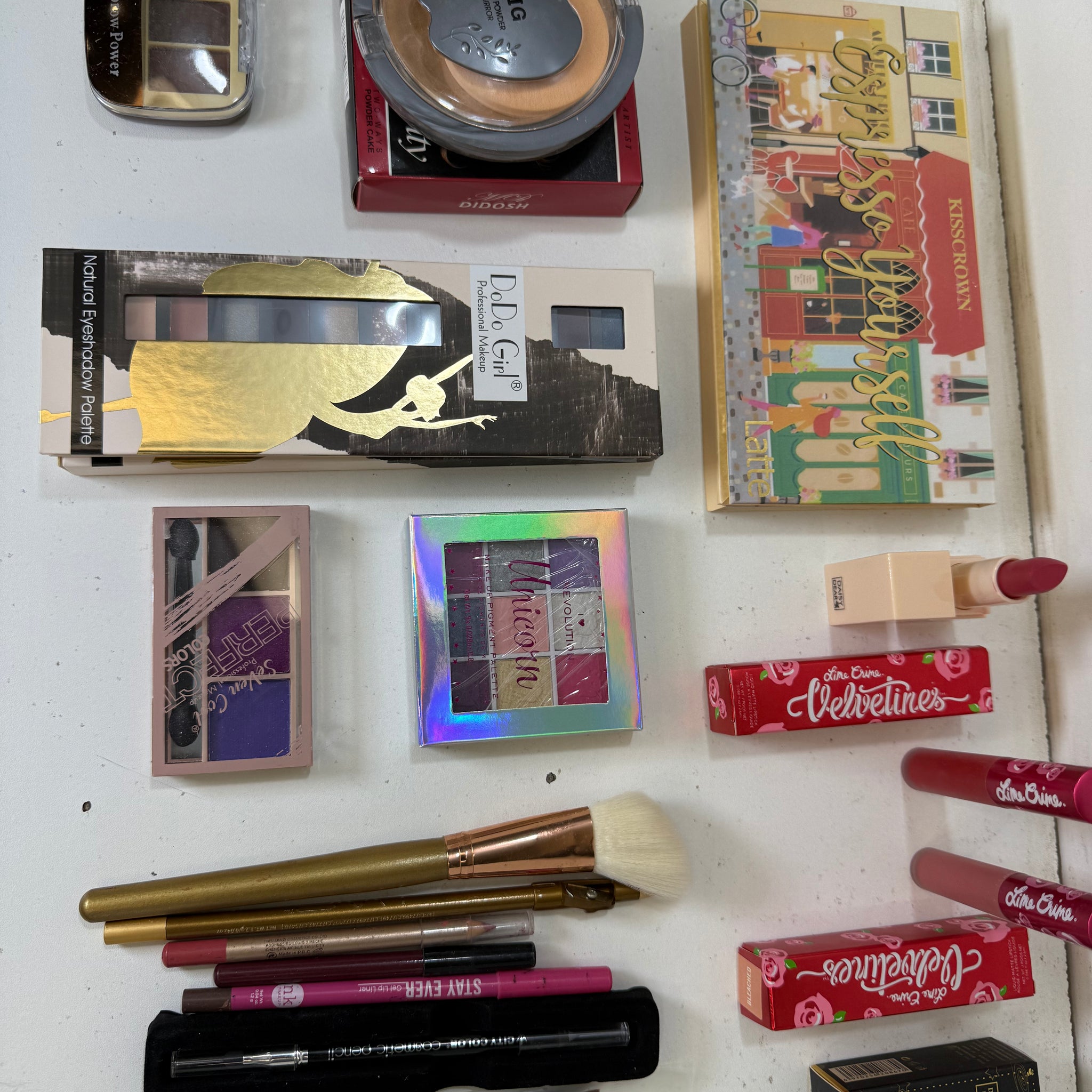 Makeup Mania Essentials Kit Deal
