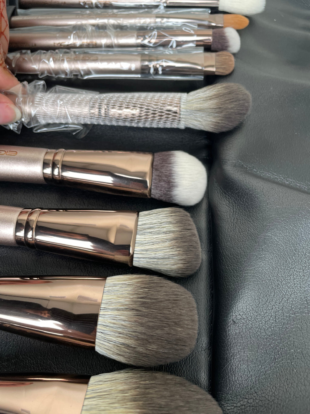 PROFESSIONAL MAKEUP BRUSH