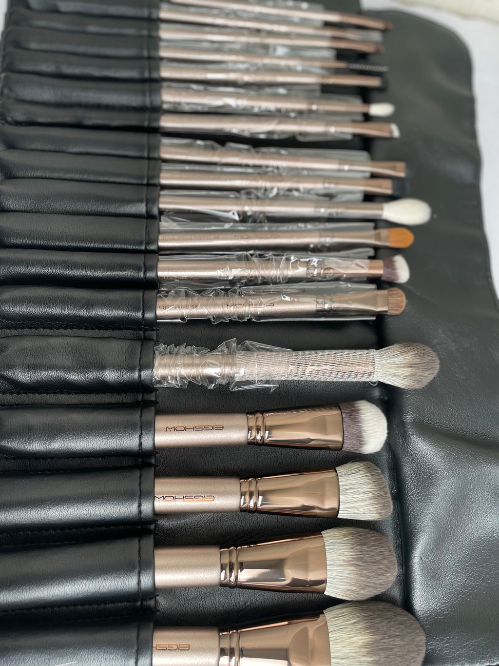 PROFESSIONAL MAKEUP BRUSH