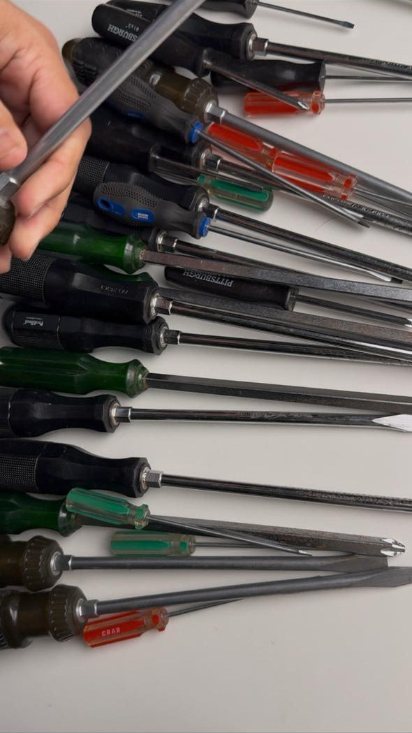 1KG Screwdriver Set