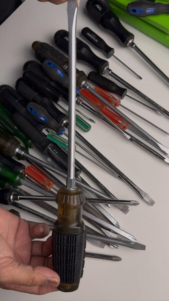 1KG Screwdriver Set