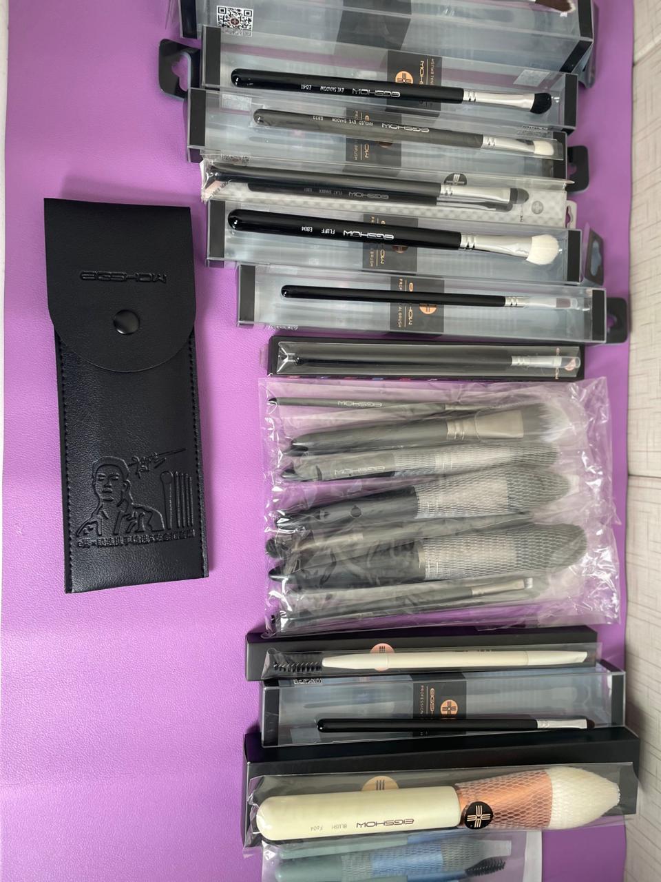 23 in 1 MAKEUP BRUSHES